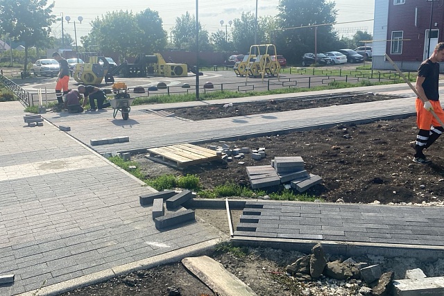 В Бессоновке продолжается благоустройство площади у районного Дома культуры В Бессоновке продолжается благоустройство площади у районного Дома культуры